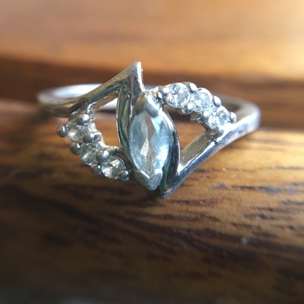 🍒 Vintage Aquamarine Ring